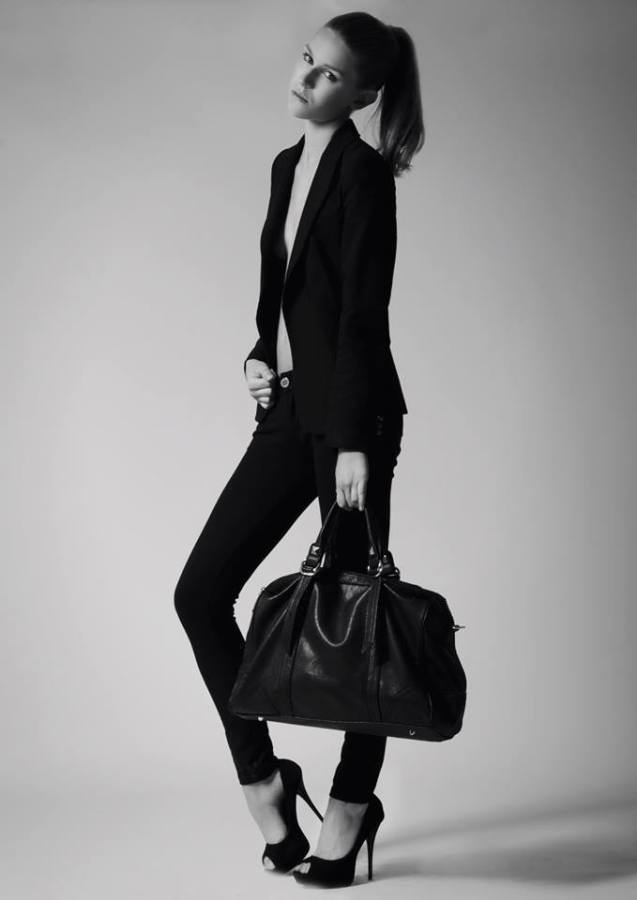 Photographe: Marine Ra Modèle: Astrid B